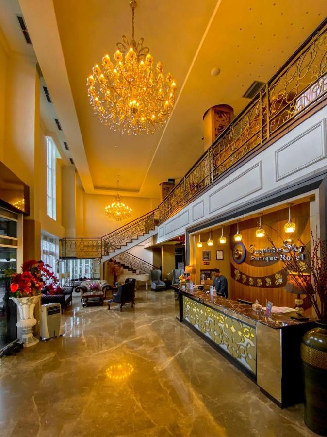 Sapphire Sky Hotel & Conference Serpong Extérieur photo