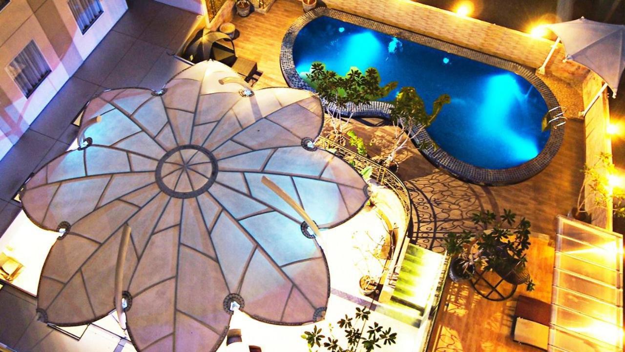 Sapphire Sky Hotel & Conference Serpong Extérieur photo