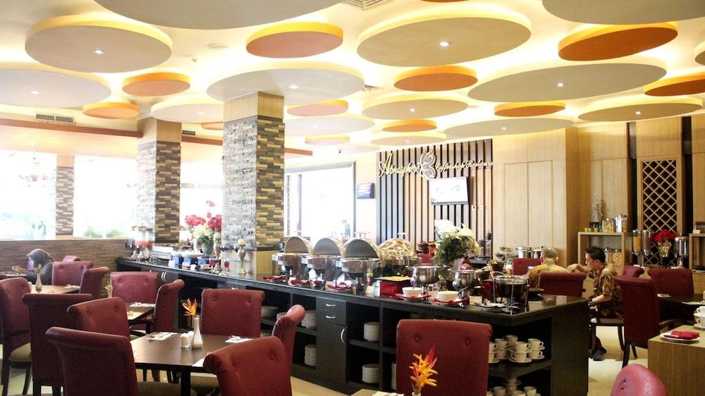 Sapphire Sky Hotel & Conference Serpong Extérieur photo