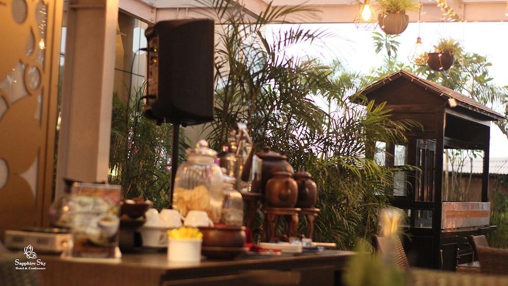 Sapphire Sky Hotel & Conference Serpong Extérieur photo