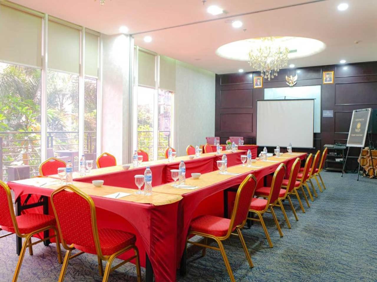 Sapphire Sky Hotel & Conference Serpong Extérieur photo