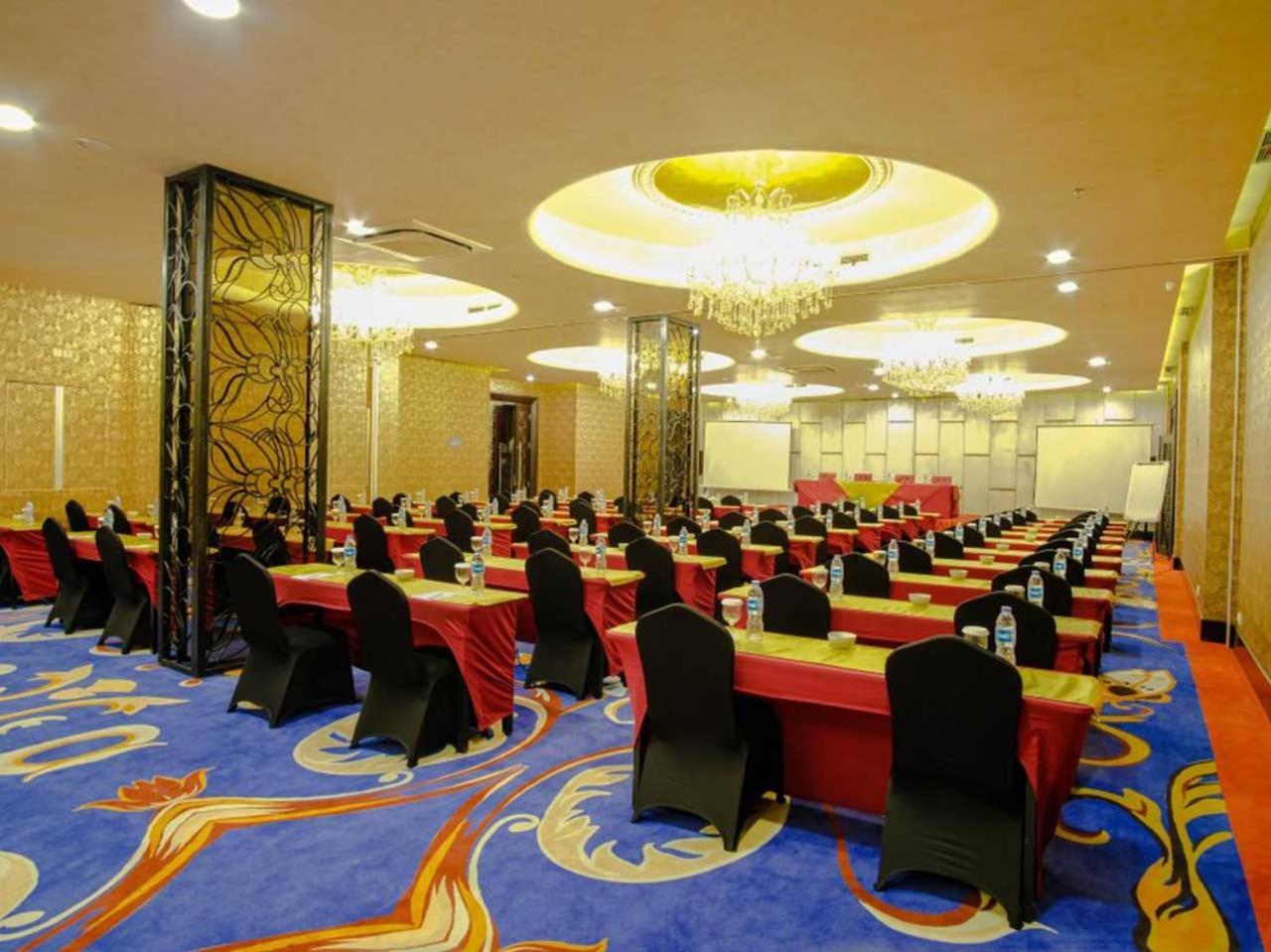 Sapphire Sky Hotel & Conference Serpong Extérieur photo
