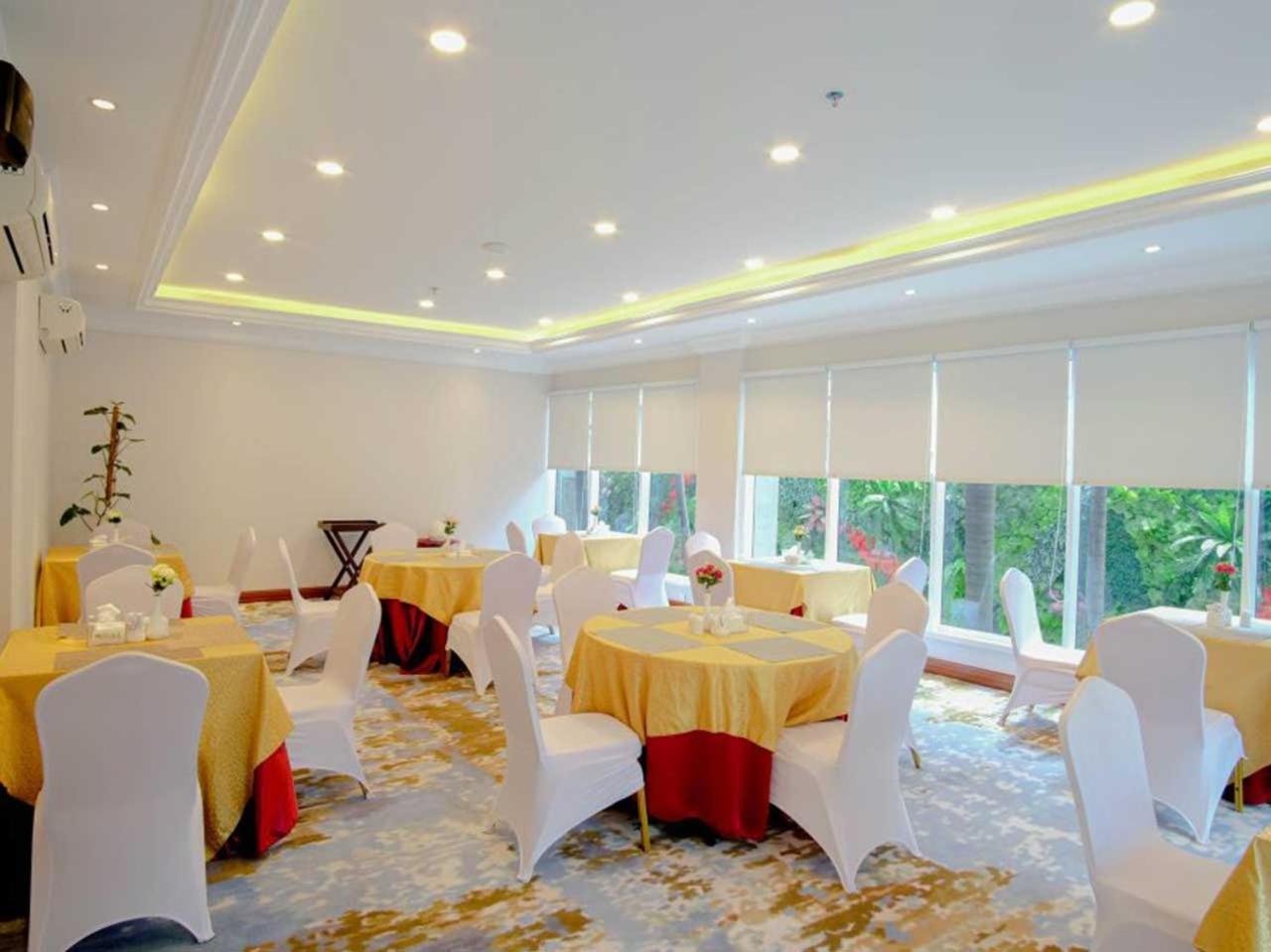 Sapphire Sky Hotel & Conference Serpong Extérieur photo