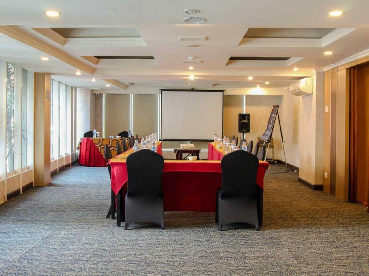 Sapphire Sky Hotel & Conference Serpong Extérieur photo