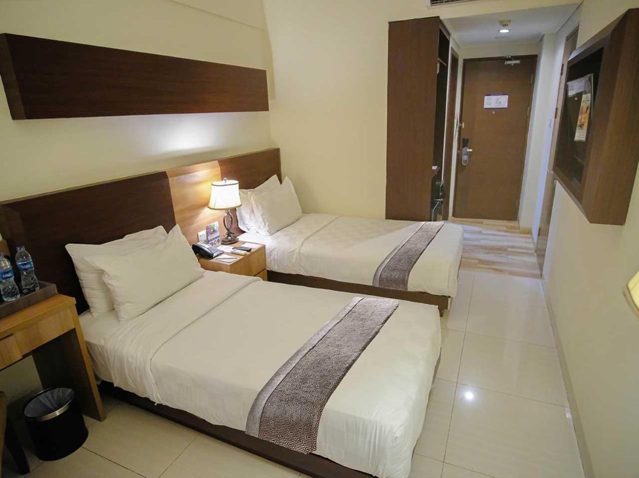 Sapphire Sky Hotel & Conference Serpong Extérieur photo