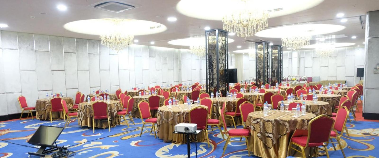 Sapphire Sky Hotel & Conference Serpong Extérieur photo