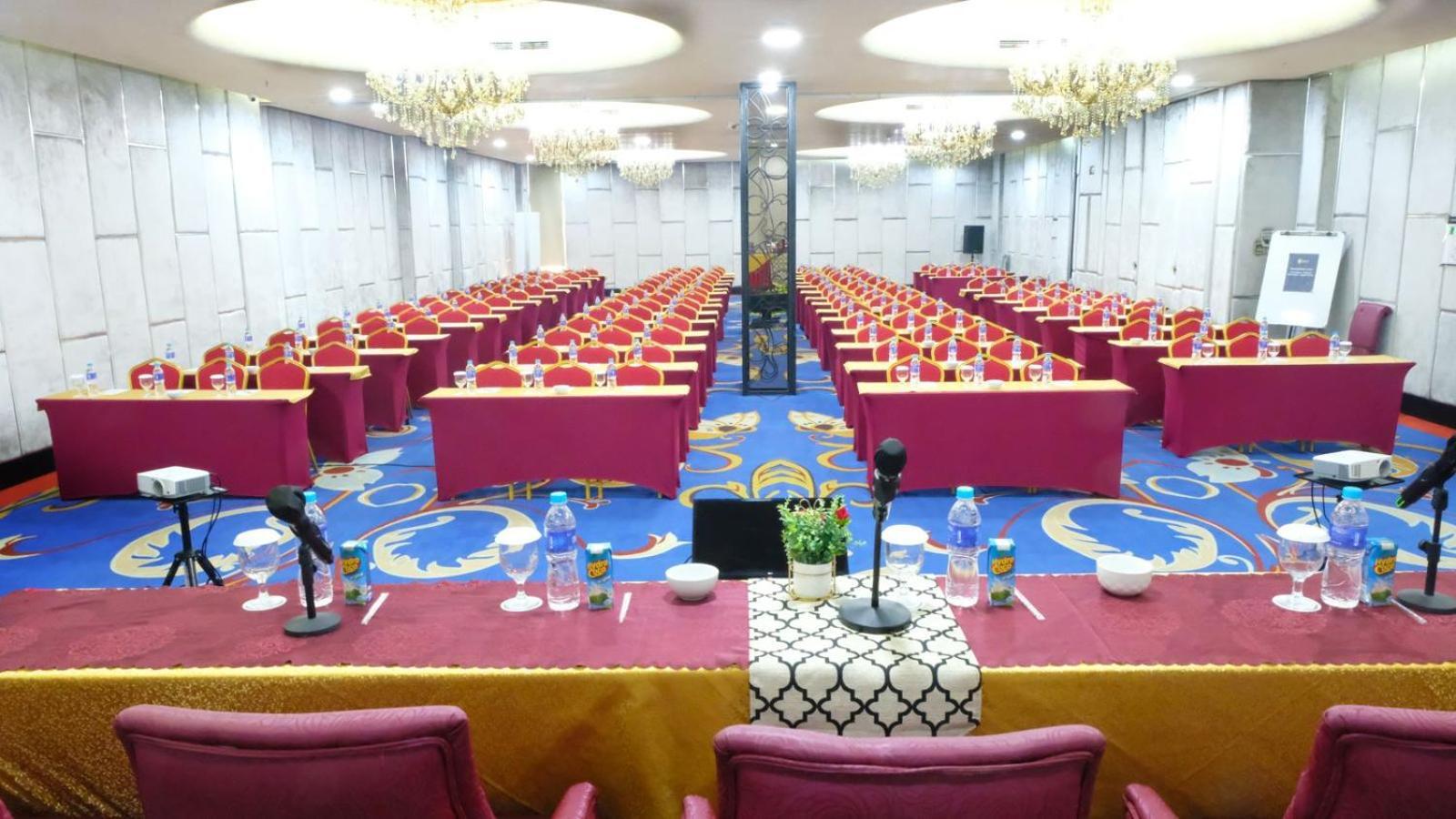 Sapphire Sky Hotel & Conference Serpong Extérieur photo