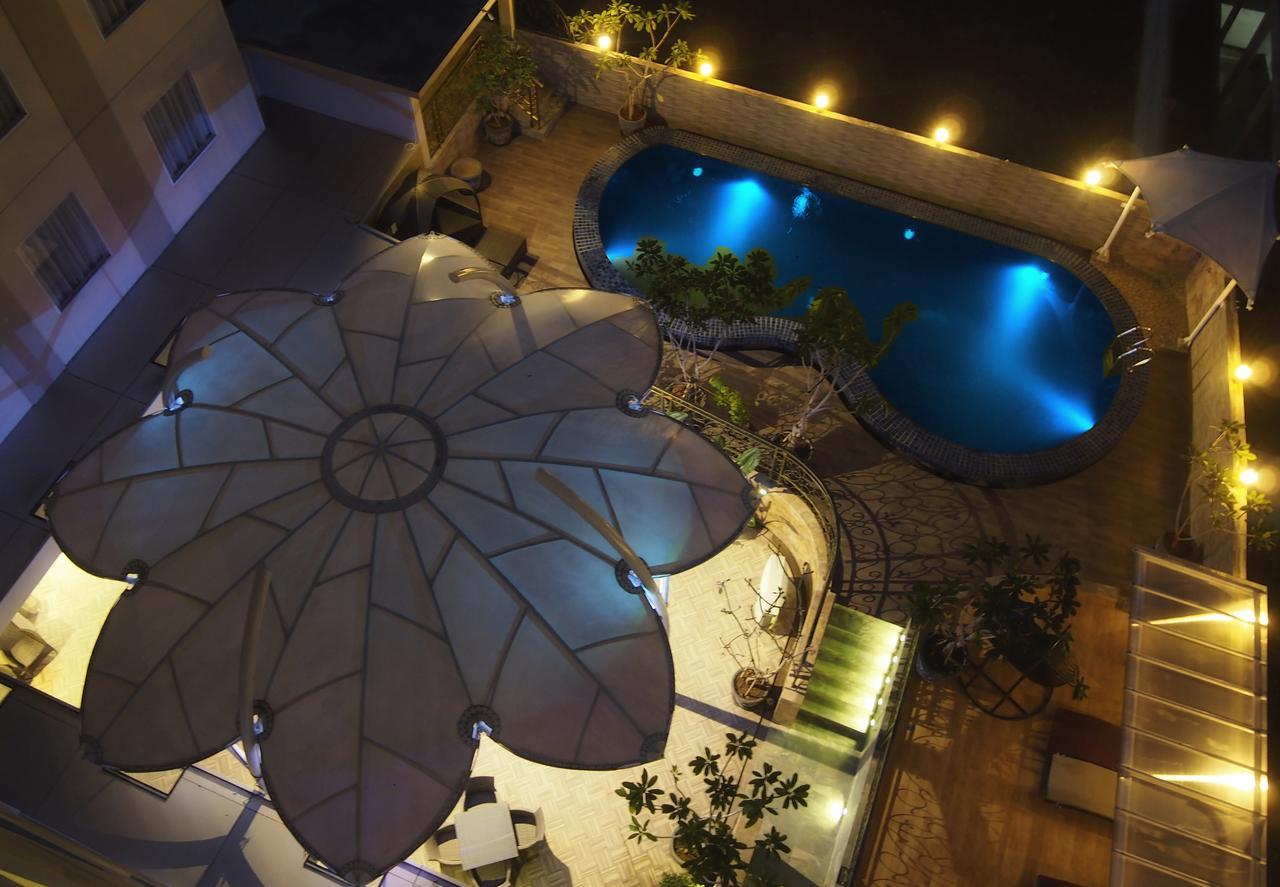 Sapphire Sky Hotel & Conference Serpong Extérieur photo