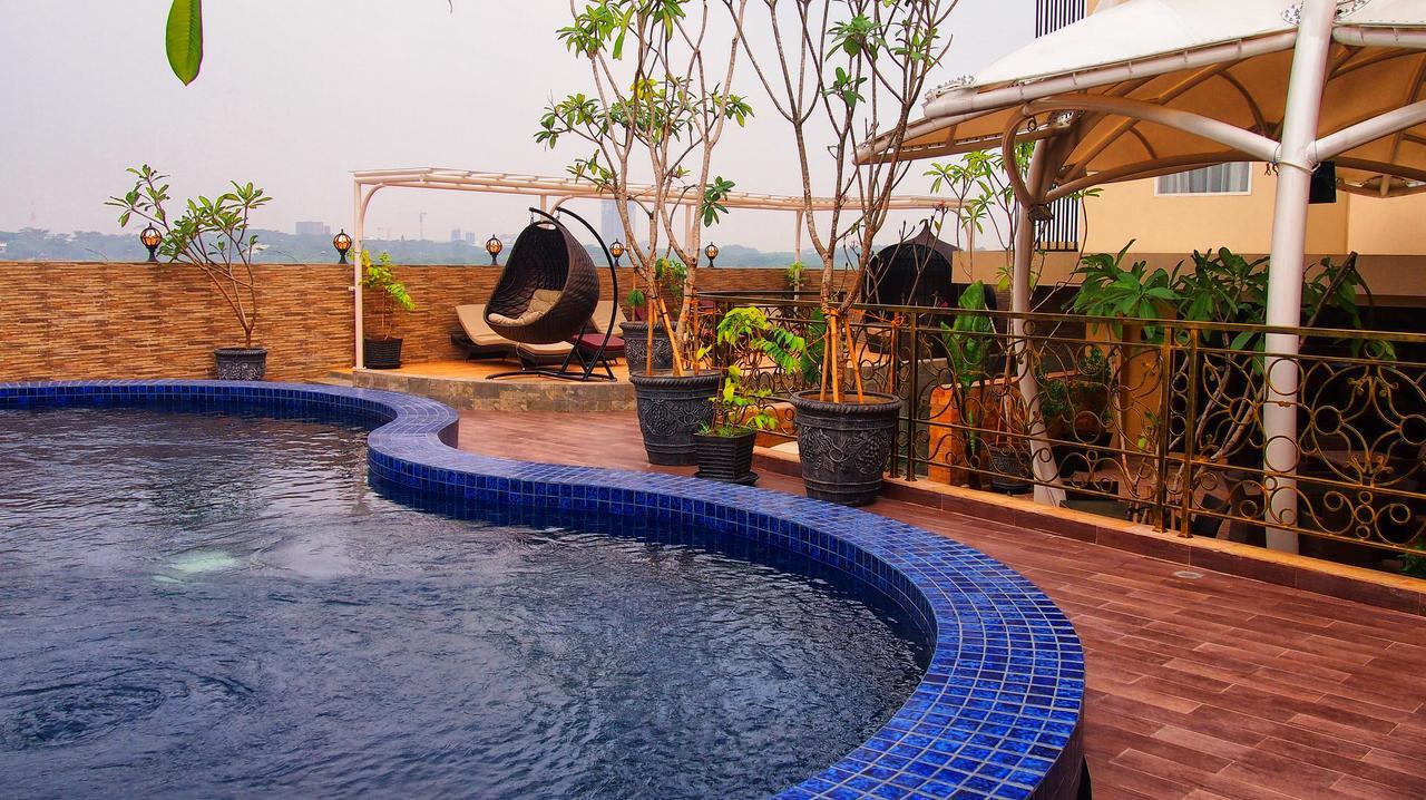 Sapphire Sky Hotel & Conference Serpong Extérieur photo